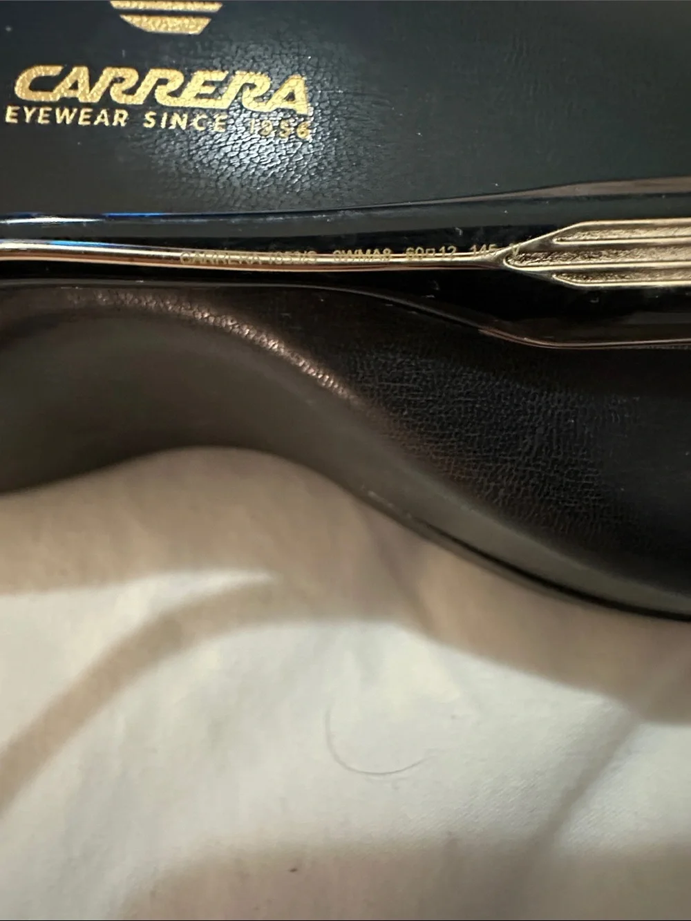 Carrera wide shield